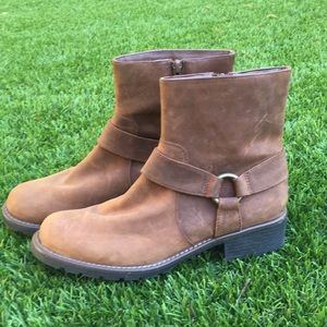 Clark’s mid ankle Boots/booties